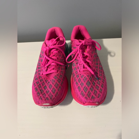 SOLD // Under Armour Flow // Sz 9 - Picture 2 of 4